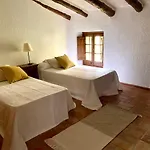 Els Racons Del Castle In Wine Territory