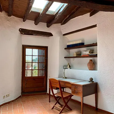 Villa Els Racons Del Castle In Wine Territory